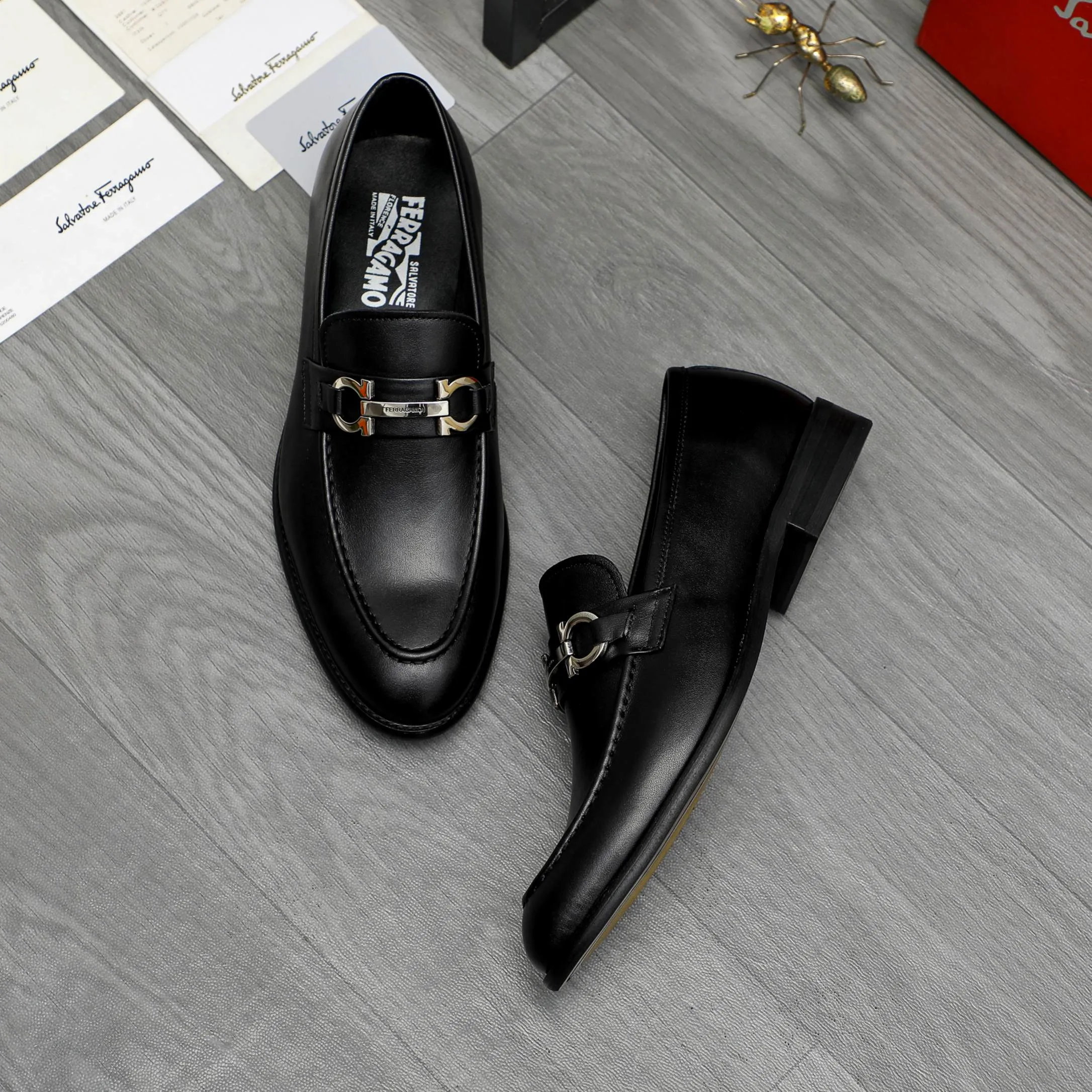 Men's shoes 💰420 Product trademark: Ferragamo " Ferragamo ] Business slip-on leather shoes Regular size: 39-45 (38.46 custom-made, non-refundable) Product materials: Selected high-quality cowhide upper, sheepskin lining, original rubber outsole